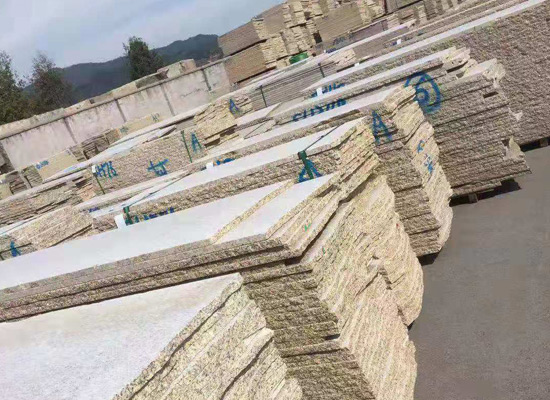 黃銹石花崗巖地鋪石材